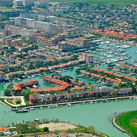 Beachside Flat With Shared Pool * 포르토 산타 마게리타 디 카오를레
