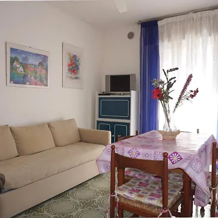 Beachside Flat With Shared Pool Apartament *