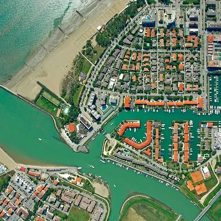Beachside Flat With Shared Pool Apartament *